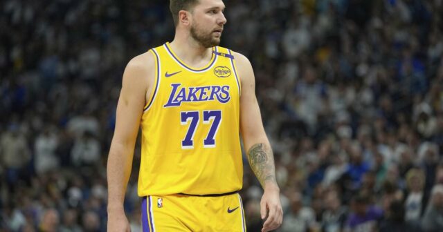 „Celé telo Lakers 'Luka Doncic sa zdá byť lepšie“ po vyčerpávajúcom lete

