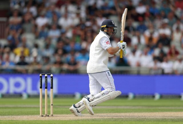 „NIE LOVE SACHIN Tendulkar“

