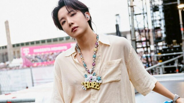 „Neprofesionálne a bez rezania“-Magentamusik urobil pevnú správu pri porovnaní fanúšikov BTS J-Hope so sedemnástimi karátmi počas Lollapalooza Live

