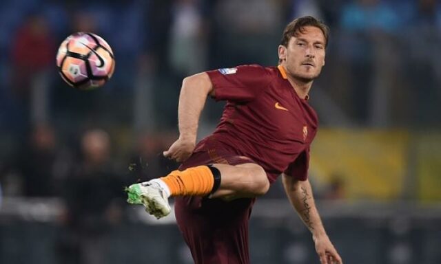 Cristian Totti zavesil topánky vo veku 19 rokov