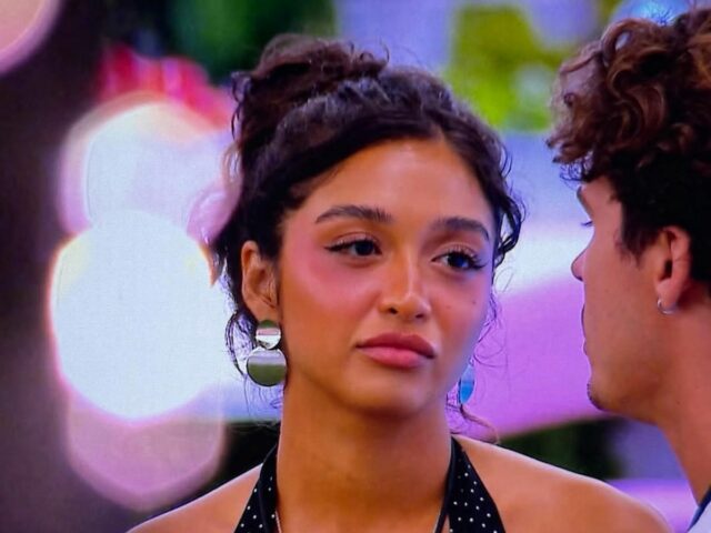 V Love Island USA reagujú na odôvodnenie Cierry (obrázok cez x/@sqrflo)