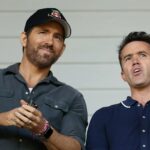 Wrexham Co -Majitelia Rob McElhenney a Ryan Reynolds opäť položili ruky do vreciek