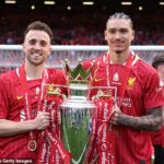 Darwin Nunez (vpravo) Liverpool bol prvým, kto sa podelil o svoju chválu svojho spoluhráču Dioğo Jota