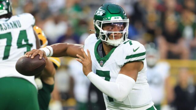 Aaron Glenn si istý v Justin Fields a Jets, ktorý prechádza útokom



