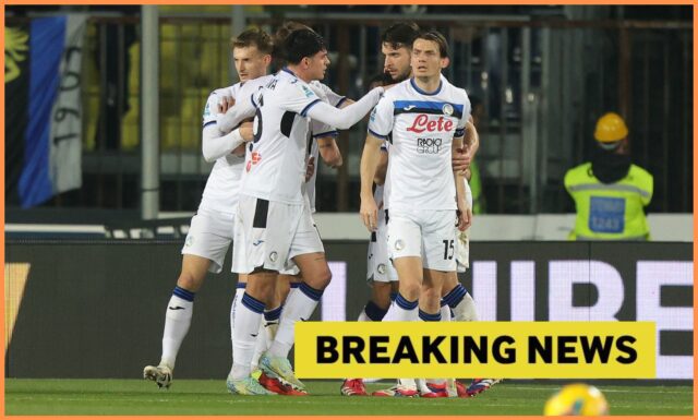 Ademola Lookman oslavuje bodovanie pre Atalantu proti Napoli