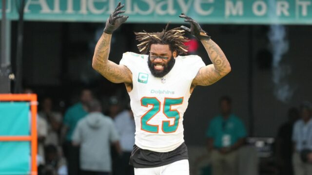 Agent - Colts Podpisovanie 4 -násobku Pro Bowl CB Xavien Howard



