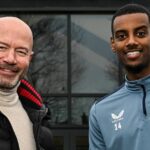 Alan Shearer poslal správu Arne Slot pre prenasledovanie Liverpoolu Alexandra Isakiho