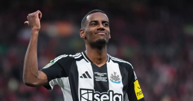 Alexander Isak a rejeté l'offre de transfert «juteuse» alors que Pep Guardiola a pris des mesures pour un déménagement de 51 millions de livres sterling
