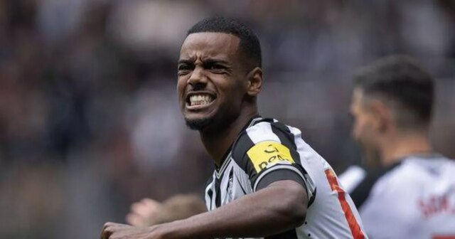 Alexander Isak a remis 40 millions de livres sterling de transfert de durée de vie après que Newcastle offre une étoile ultimatum
