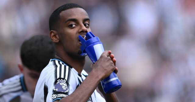 Alexander Isak by sa mohol bezplatne zaregistrovať s Liverpoolom z Newcastle z dôvodu predpisov o dohode | Futbal | Športová činnosť 

