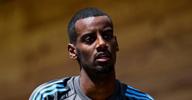 Alexander Isak 'instable pendant un an' 'Bombshell alors que Liverpool prépare la deuxième offre de transfert
