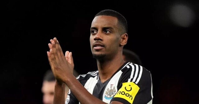 Alexander Isak sa rozhoduje o budúcnosti Newcastle po vhadzovacích rozhovoroch s majiteľmi 

