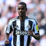 Alexander Isak sa vracia do sídla Newcastle po tom, čo sa vyvinul pre individuálny výcvik bývalého klubu, pretože Wanway Striker Transfigure Sawy je hrozný po odmietnutí ponuky Liverpoolu vo výške 110 miliónov GBP