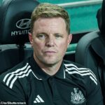 Šéf Newcastle Eddie Howe spustil ostré varovanie, aby požiadal Alexandra Isaka
