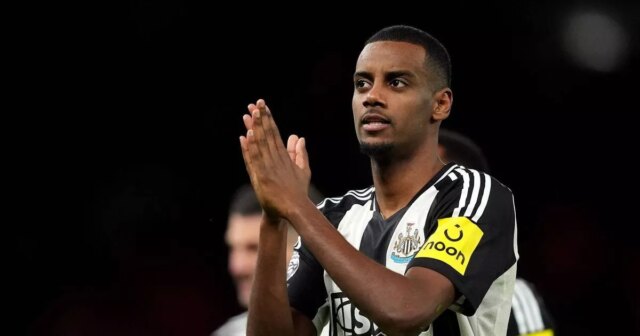 Alexander Isak založený na futbalový návrat po problémoch budúce rozhovory s Newcastle 


