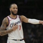 Veteránske krídlo Amir Coffey podpísal s Milwaukee Bucks po tom, čo strávil šesť sezón NBA s Los Angeles Clippers.