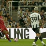Anthony Gordon je vyhodený do vzduchu Alan Shearer a Jamie Carragher po Red Card v Newcastle's Encounter Liverpool - ako rozhodca zverejňuje, prečo sa obchodoval