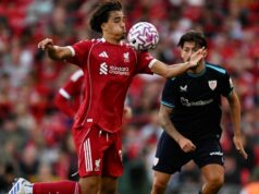 Arne Slot ohromuje vystúpenia 17-ročnej hviezdy. Arne Slot ohromuje vystúpenia 17-ročnej hviezdy.