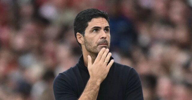 Arsenal Transfer News: Gunners fait face à la peur de l'homme de l'homme City comme Ebechi Eze Admission Clear
