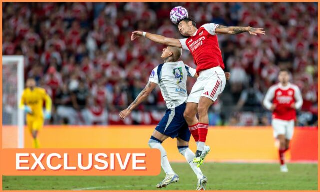 Arsenal a Tottenham sa pripoja k preteku za Malick Tiaw


