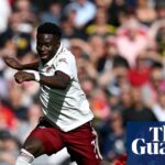 Arsenal's Bukayo Saka hovorí, že sa môžu zlepšiť.