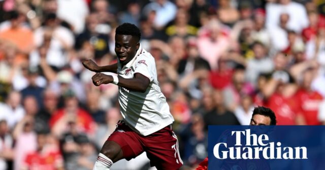 Arsenal's Bukayo Saka hovorí, že sa môžu zlepšiť.



