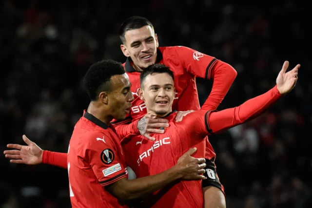 Augsburg Surround Rennies 'Fabian Rabels 

