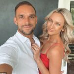 Bývalá hviezda A-League Jack Hingert bola senzačne obvinená z toho, že má aféru s vydatou ženou za posledných 18 mesiacov (futbalista je na obrázku so svojou manželkou Symmie)