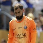 Brankár PSG Gianluigi Donnarumma tento rok v lete séria klubov Premier League