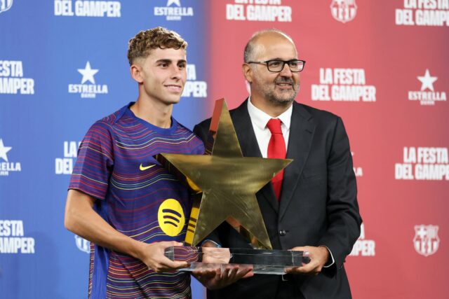 Barcelona zaviedla Chelsea, ktorá požiadala o schválenie Fermina Lopeza 

