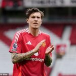 Bayer Leverkusen vidí hnutie za bývalého obrancu Manchester United Victor Lindelof