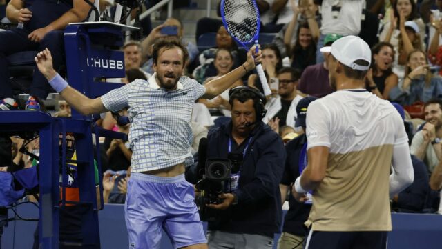 Benjamin Bonzi porazil rozhnevaný Daniil Medvedev 

