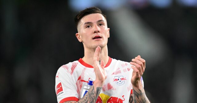 Benjamin Sesko Transfer: Newcastle robí vylepšené ponuky na presun na Man Utd v Chase

