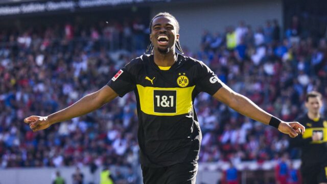 Borussia Dortmund Indikácie Carney Chukwuemeka za dlhodobú ponuku od Chelsea 

