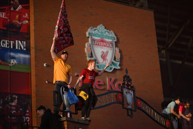�� �� Brekk: Liverpool Ungil Nové košele adidas na 2025/26
