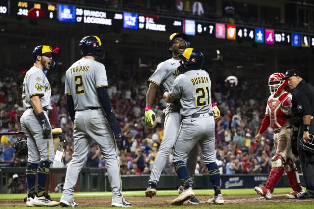Milwaukee Brewers vytvorili franšízový rekord v jednej sezóne so 14. priamym víťazstvom v sobotu v MLB. A v súlade s nedávnou formou to nebolo ľahké.