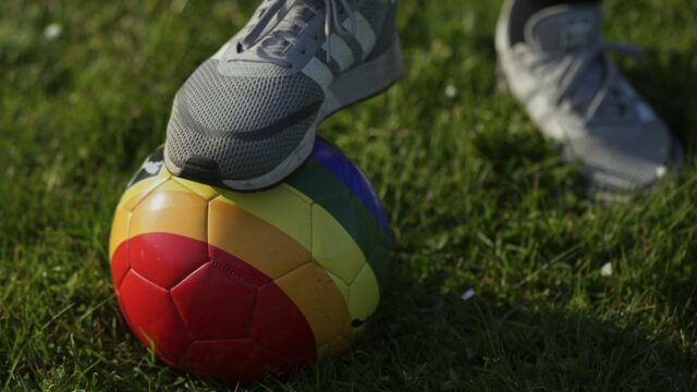 Britský futbal bez rastúceho sexizmu, transfóbne zneužívanie v minulej sezóne: Správa

