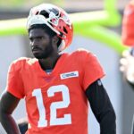 Browns QB Sherdeur Sanders: Žiadny Deion, bez narušenia tábora