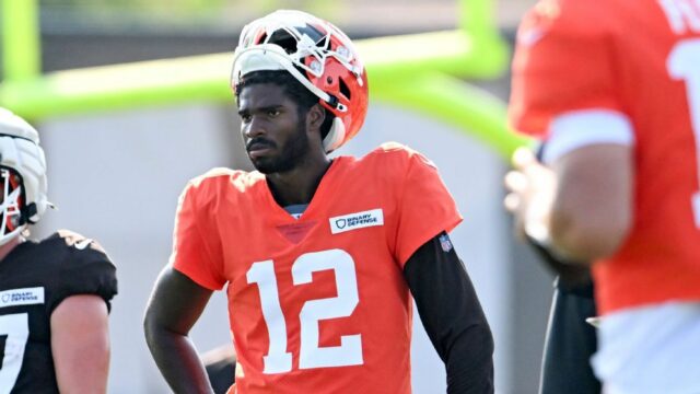 Browns QB Sherdeur Sanders: Žiadny Deion, bez narušenia tábora

