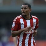 Bývalá hviezda muža United Academy Demetri Mitchell oznámila, že sa stal obeťou krádeže