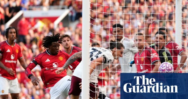 Calafiori skóre po tom, čo brankár urobí chybu, keď Arsenal vyhral proti Manchester United



