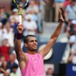 Carlos Alcaraz sa dostane do Spojených štátov otváraných štvrtí bez toho, aby zostúpil