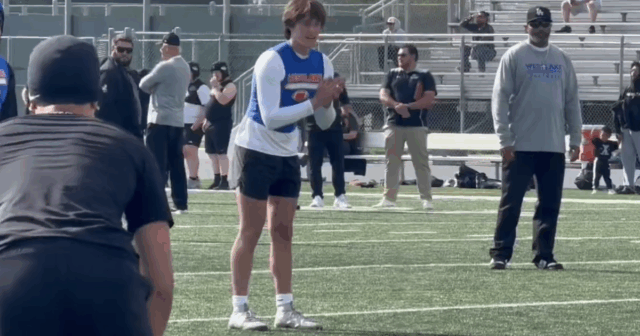 Čerstvejší QB Ford Eco-Friendly robí pre Westlake pozoruhodné spustenie Čerstvejší QB Ford Eco-Friendly robí pre Westlake pozoruhodné spustenie