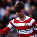 Charlie Crew: Leeds United Teaager Reportes Hercaster Rovers o pôžičke