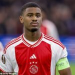 Chelsea podpísala Ajax od Jorrel Hato za 37 miliónov GBP, ktorí môžu hrať v plnom prúde a sústrediť sa