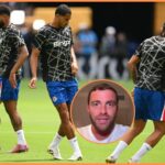 Levi Colwill oslavuje trofej svetového pohára v klube