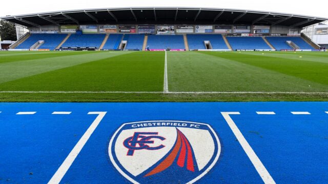 Chesterfield získal povýšenie späť do futbalovej ligy vďaka správcovstvu bratov Kirk