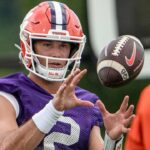 Clemson's Cade Klubnik libry Virálna správa pred obdobím