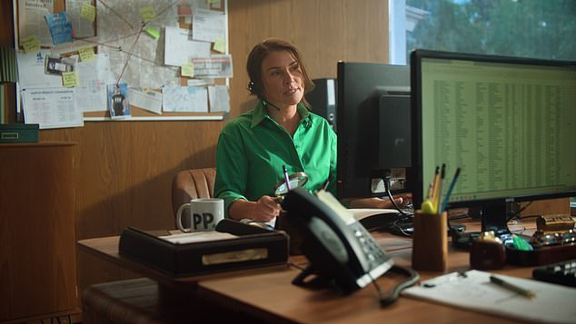 Coleen Rooney oživuje zručnosti vedúceho Wagatha Christie ako detektív v Coleen Rooney zmenil svoje zručnosti v oblasti metra na najväčšiu kontroverziu futbalu, v ktorej v hlavnej úlohe v novej reklame na neselú energiu, ktorá vidí jeho výskum vo finančnom prípade mestskej férovej hry