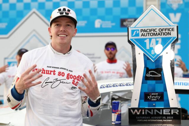 Connor Zilisch pošle správu po poskytnutí JRM Dale Earnhardt Jr. 

